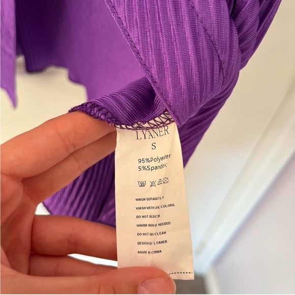 🔥3/$15 Purple button-up crop top - Picture 7 of 7